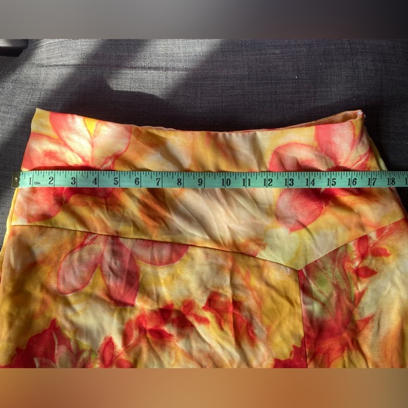 90s Midi Skirt - Picture 4 of 7